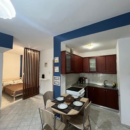 Ferienwohnung Dimitris Flat Néoi Epivátai Exterior foto
